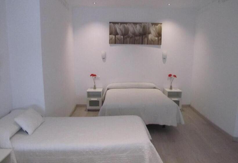 标准三人间, Hospedaje Villanueva