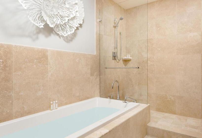 3 Bedroom Suite, The Venetian On Grace Bay