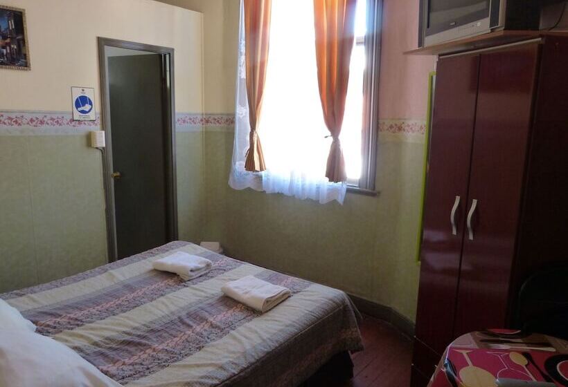 Номер Стандарт Индивидуальный, Hostal Residencia Blest Gana