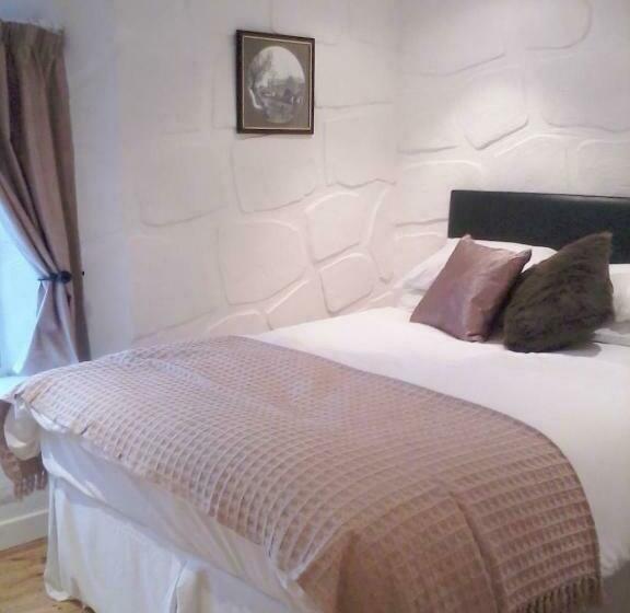 اتاق استاندارد, Finn Maccools Public House & Guest Inn