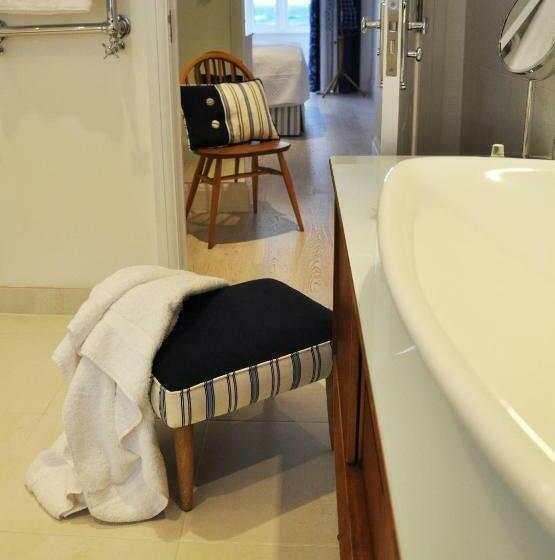 اتاق لوکس با چشم‌انداز, Trevose Harbour House