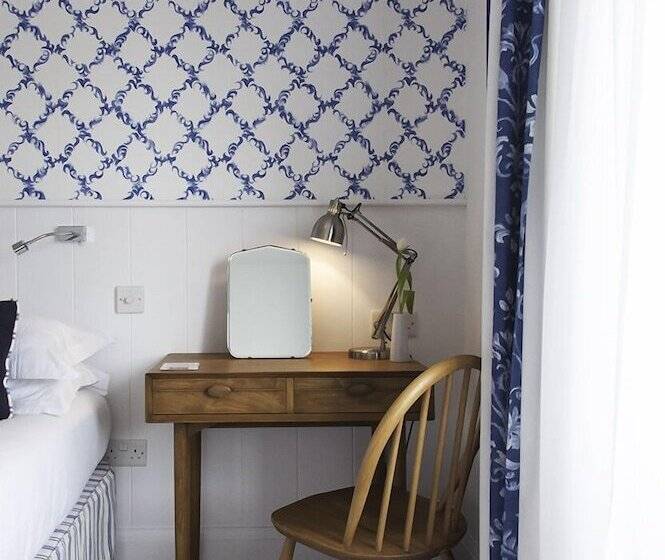 اتاق لوکس با چشم‌انداز, Trevose Harbour House