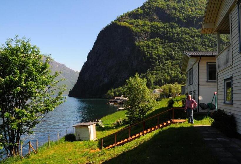 ２ベッドルームアパートメント, Visit Undredal