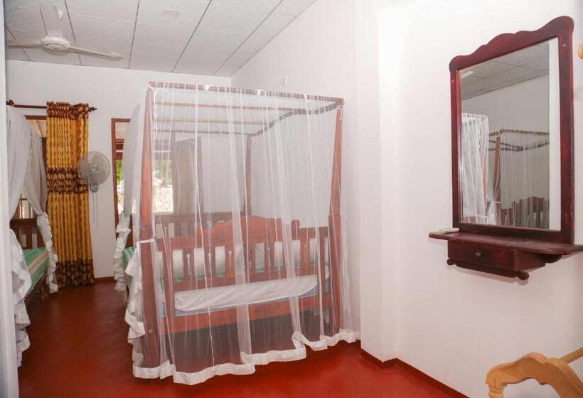 Habitación Familiar, Tithira Guest House
