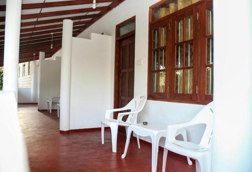 Habitación Familiar, Tithira Guest House
