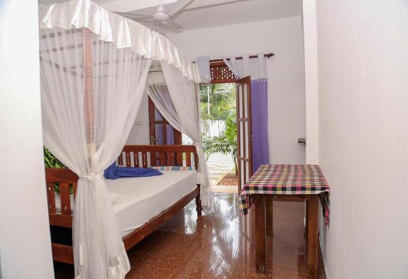 اتاق استاندارد با تخت دو نفره بزرگ, Tithira Guest House