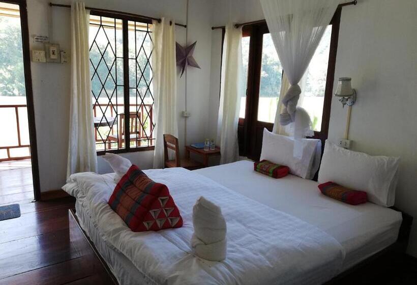 Номер Стандарт Вид на Реку, Nam Ou River Lodge