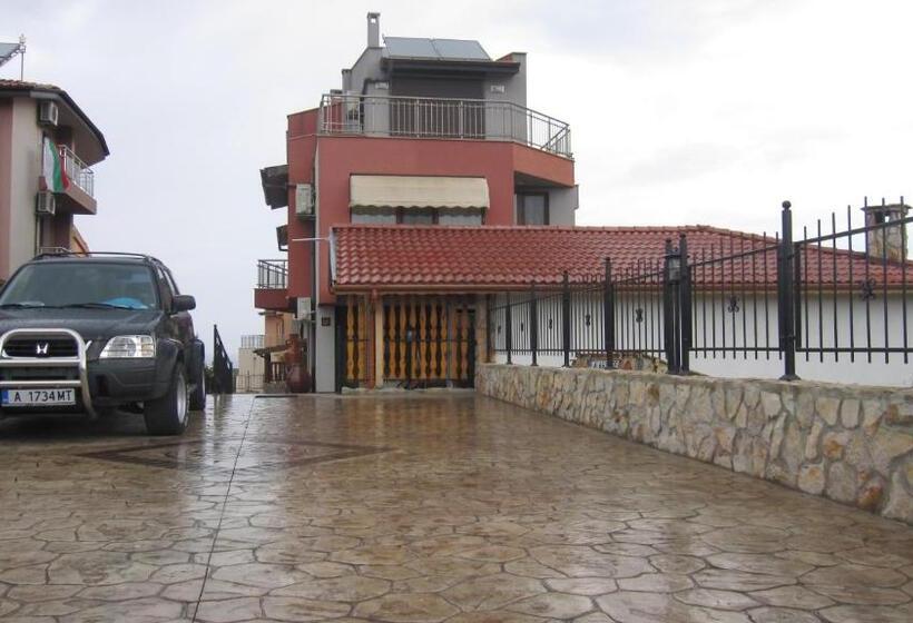 חדר סטנדרט עם מרפסת, Neli Sea Villa