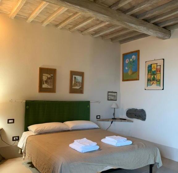 Студия Стандарт, Agriturismo Borgo Pirolino