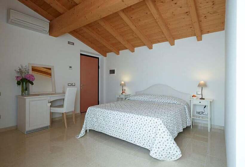 스탠다드 트리플 룸, Agriturismo Camparella