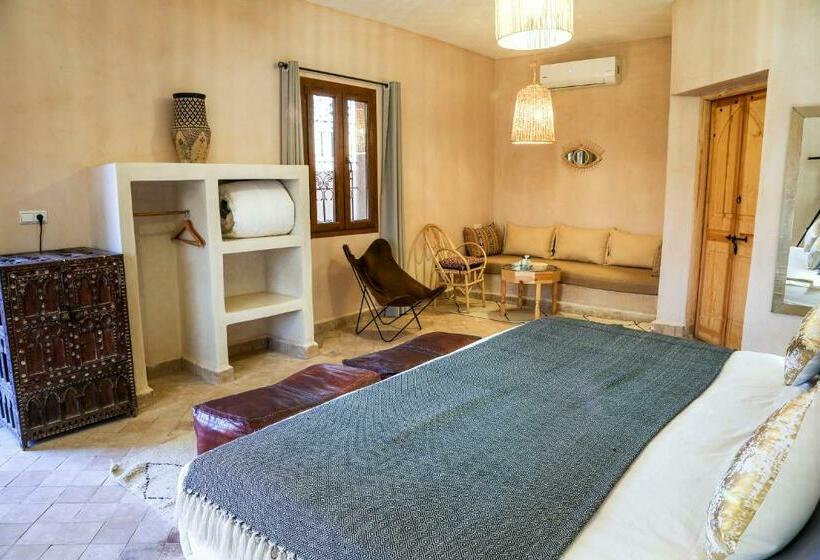 Номер Стандарт, Riad Madu