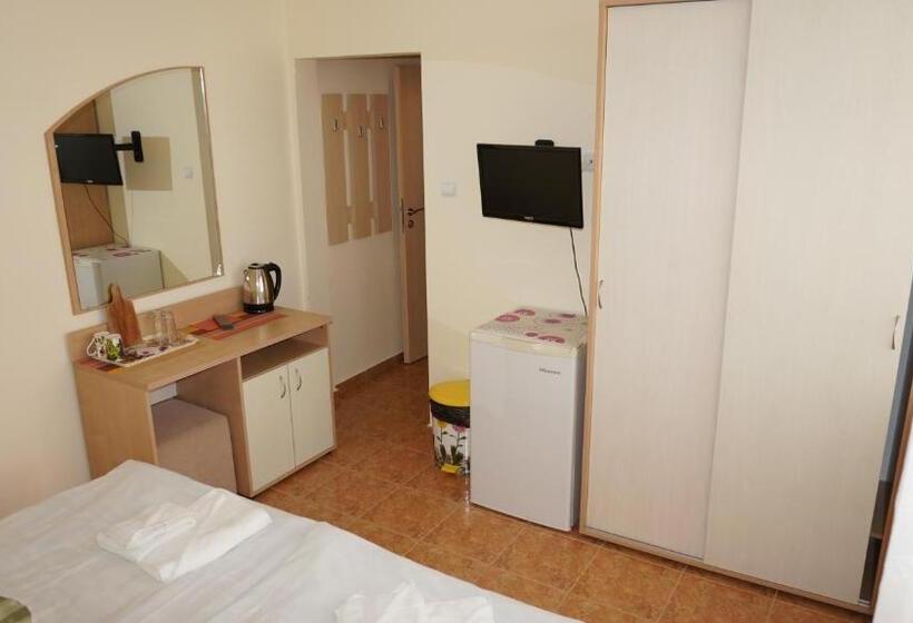Номер Стандарт с Террасой, Borko Guest House