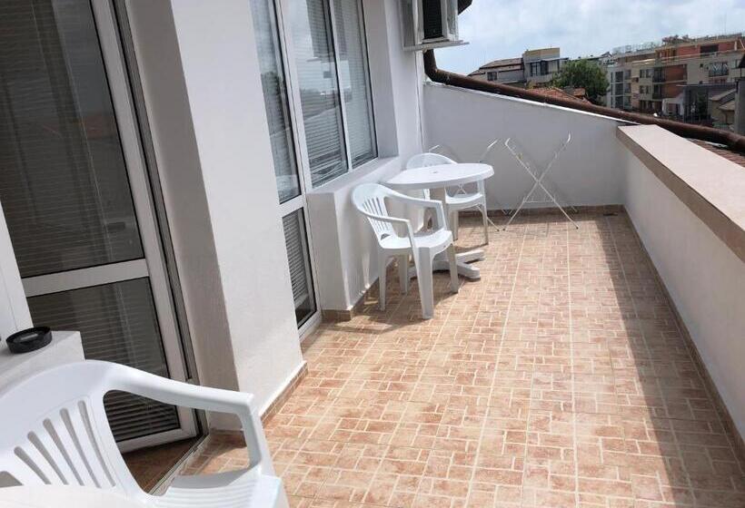 Апартаменты 3 Спальни, Borko Guest House