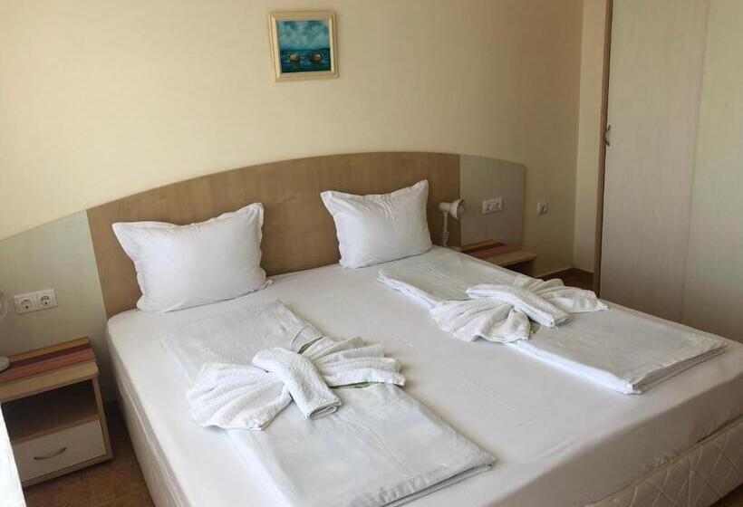 Номер Стандарт с Террасой, Borko Guest House