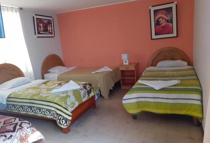اتاق استاندارد چهار تخته, Waikycha Hostal