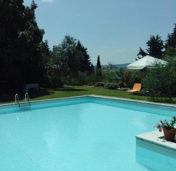 اتاق استاندارد سه نفره, Agriturismo La Torre Di Monsindoli