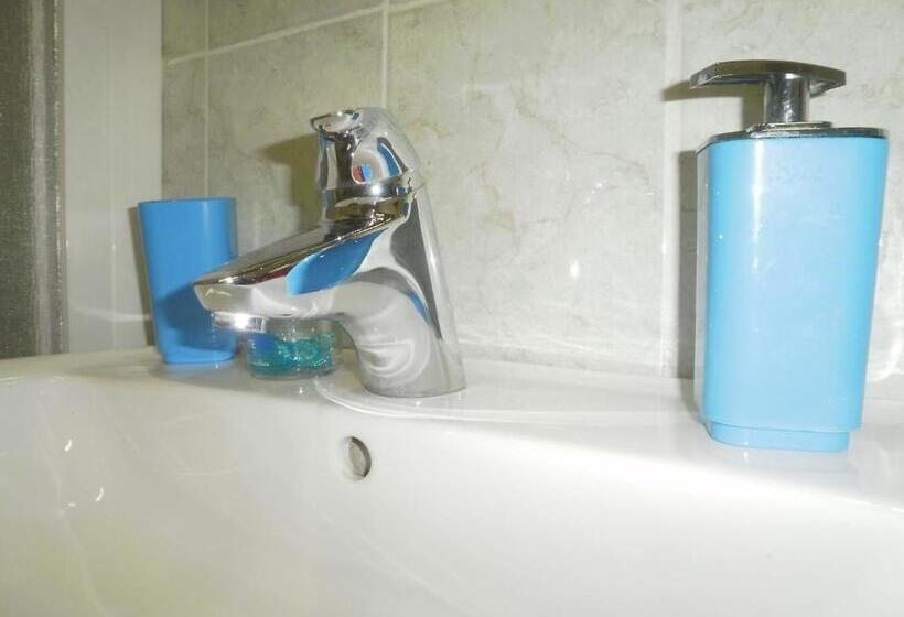 غرفة قياسية رباعية, Guest House Erika