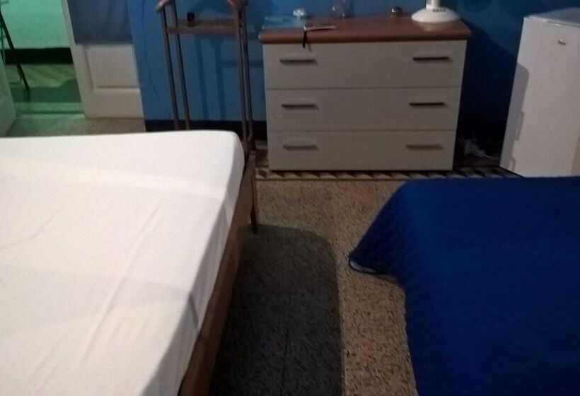 غرفة قياسية رباعية, Guest House Erika