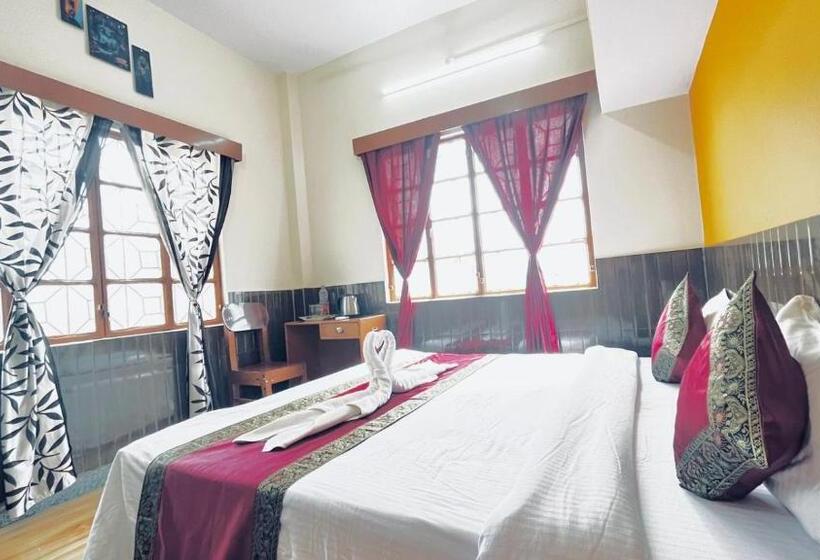 اتاق استاندارد, Family Guest House
