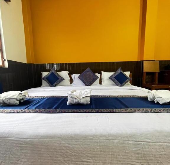 سوییت خانوادگی, Family Guest House
