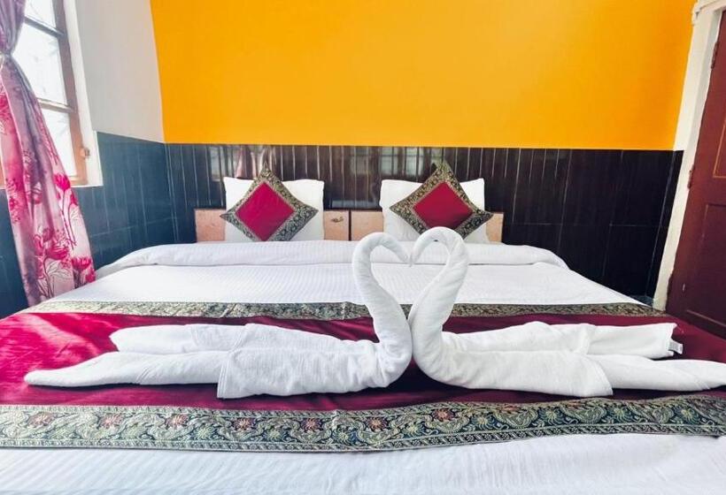 اتاق استاندارد, Family Guest House