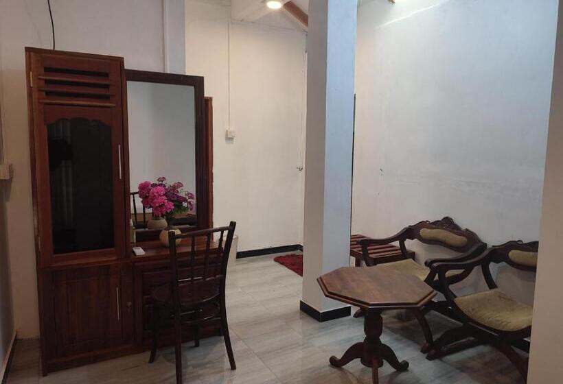 اتاق لوکس چهار تخته, Matota Family Villa