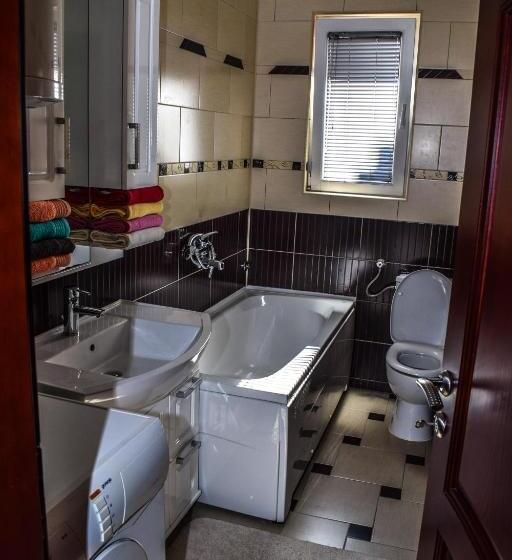 1 Bedroom Apartment Lake View, Ema Guest House