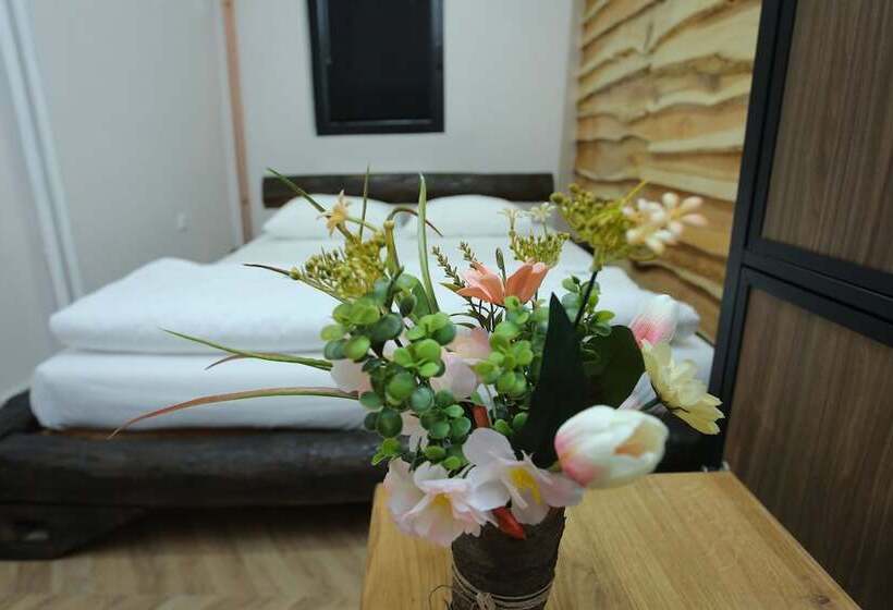 اتاق استاندارد با سرویس بهداشتی مشترک, Casa De La Montaña   Adults Only   Hostel