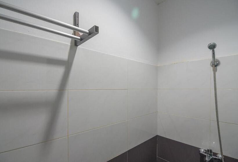 Номер Стандарт, Reddoorz Near Rsud Embung Fatimah Batam