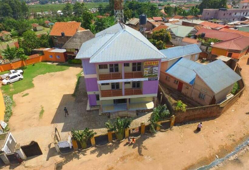 اتاق اکونومی, Smith Executive Motel Kampala