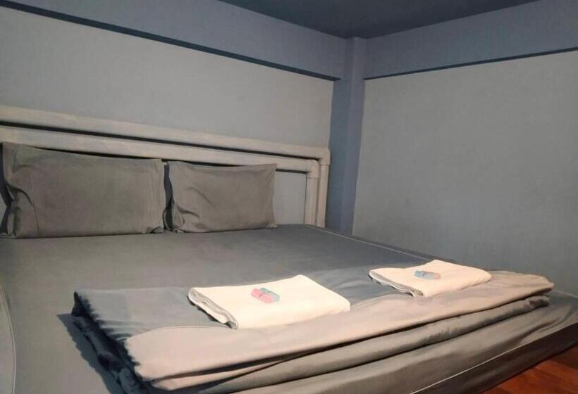 Quarto Estandar Banheiro Compartilhado, Time Sabai 32