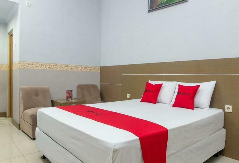 Номер Стандарт, Reddoorz Near Goa Panggung