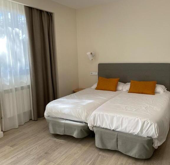 חדר סטנדרט עם מרפסת, Villa Lucerna Sports & Hotel Resort