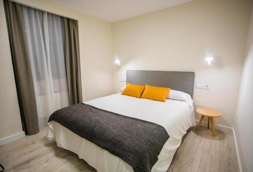 חדר סטנדרט עם טרסה, Villa Lucerna Sports & Hotel Resort