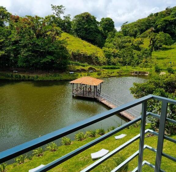 Номер Стандарт с Балконом, Burbi Lake Lodge Monteverde