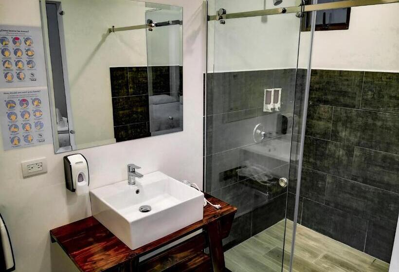 Номер Стандарт, Burbi Lake Lodge Monteverde
