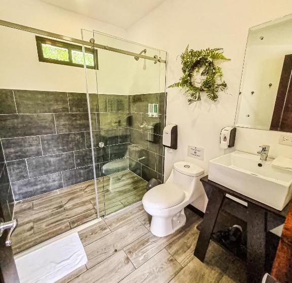 Семейный Номер Вид на Горы, Burbi Lake Lodge Monteverde