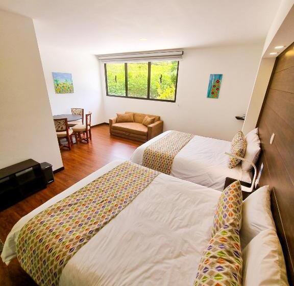 חדר משפחתי נוף להרים, Burbi Lake Lodge Monteverde