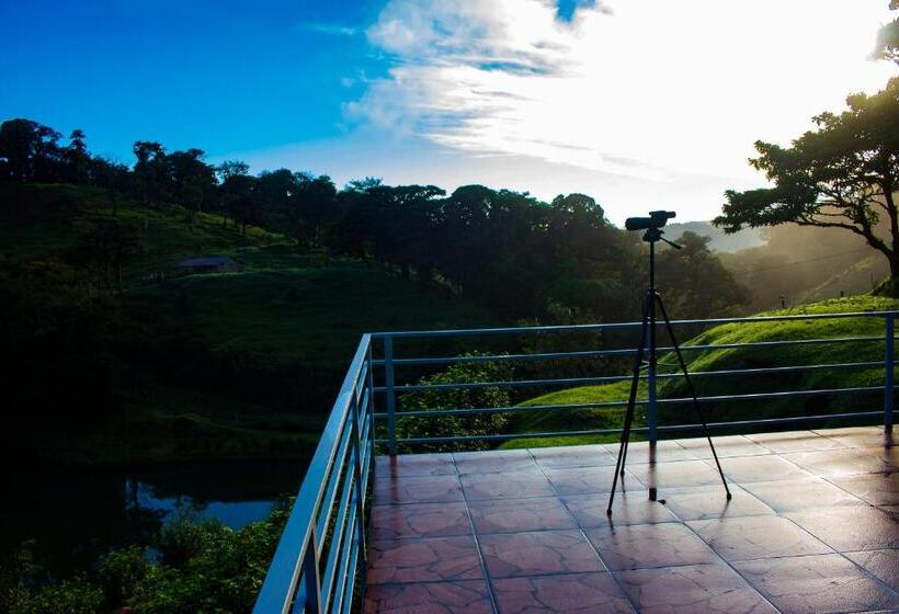 Номер Стандарт Вид на Горы, Burbi Lake Lodge Monteverde