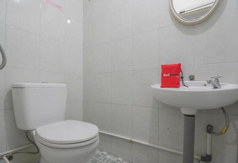 Номер Стандарт, Reddoorz Near Gajah Mada Pontianak