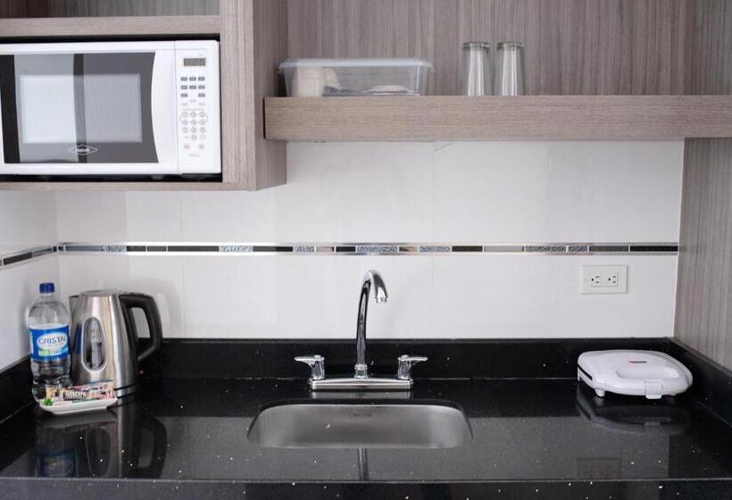سوییت جونیور, Be Suites Cali