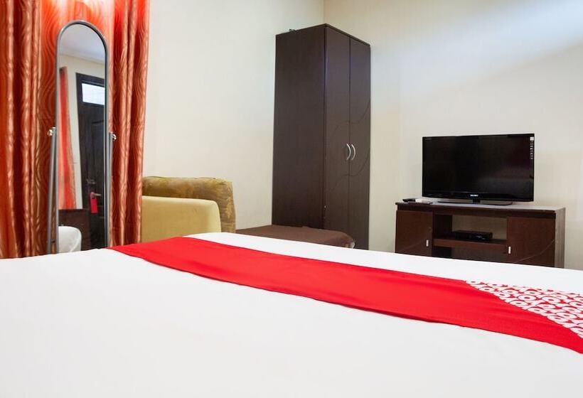 Quarto Deluxe, Oyo 153 Monclaire Suites