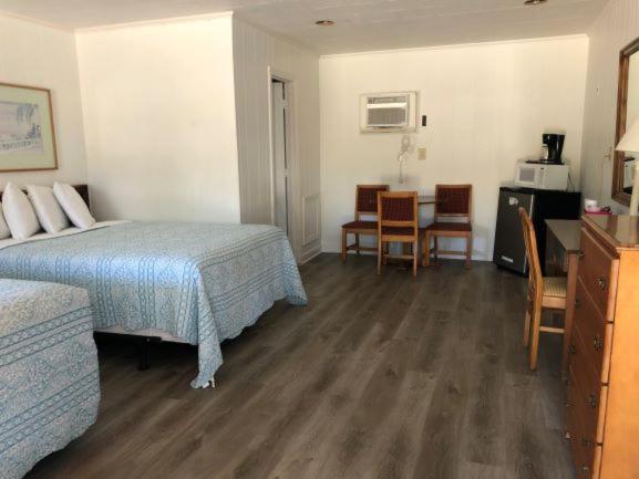 Номер Стандарт, Swell Motel