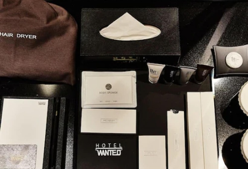 اتاق لوکس, Wanted