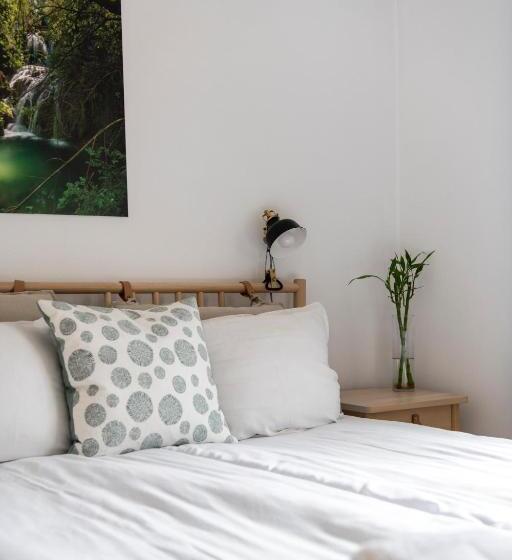 اتاق استاندارد, Guest House Rossy