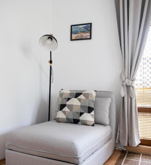 اتاق استاندارد سه نفره, Guest House Rossy