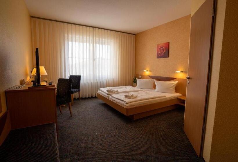 Номер Стандарт, Warias Hotel & Restaurant