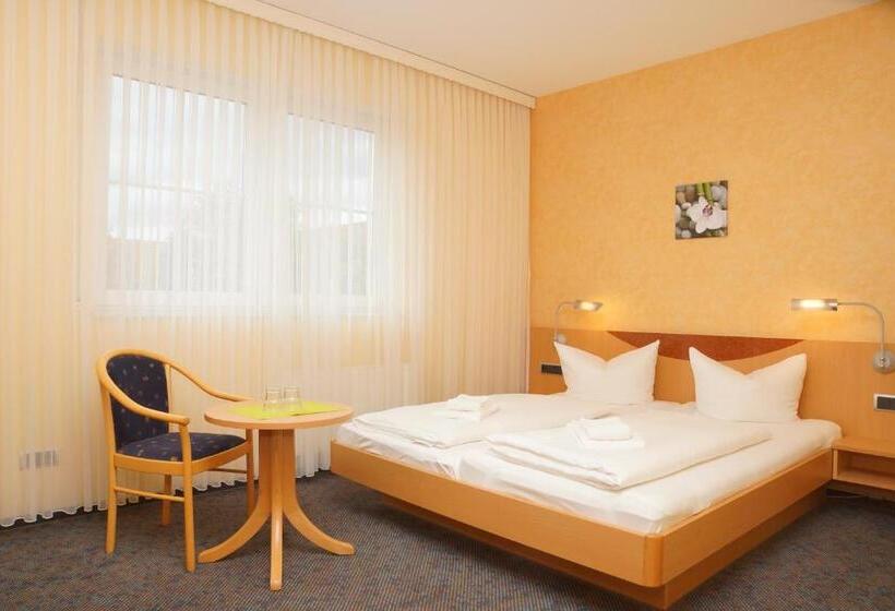 Номер Стандарт, Warias Hotel & Restaurant