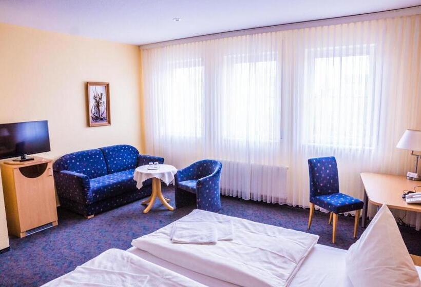 Номер Комфорт, Warias Hotel & Restaurant