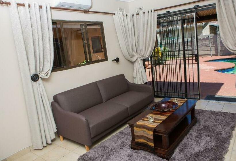 Quarto Familiar, Dyna Guest House